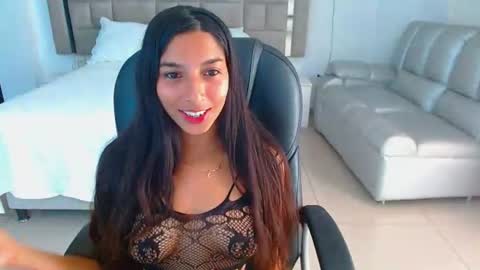 Snapshot of maydivaxox chatting on August 3, 7:50 pm MAYA online show from August 3, 7:50 pm
