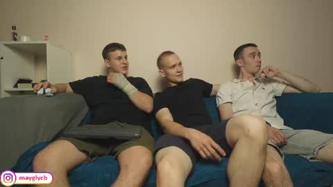 Snapshot of maygly chatting on June 21, 7:38 pm Slava and Alextatto online show from June 21, 7:38 pm