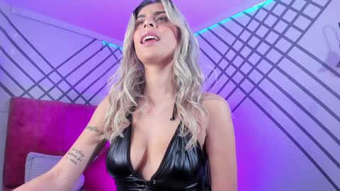 Snapshot of mayli_xx chatting on December 7, 4:47 pm ALIS online show from December 7, 4:47 pm