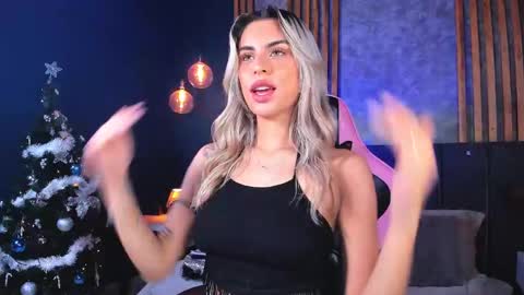 Snapshot of mayli_xx chatting on December 9, 8:00 am ALIS online show from December 9, 8:00 am