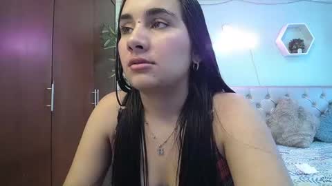 Snapshot of maylin_hornyy19 chatting on July 7, 7:23 am Maylin online show from July 7, 7:23 am