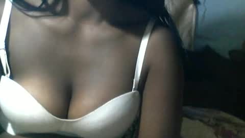 Snapshot of mayolu586 chatting on June 3, 1:25 pm Maya online show from June 3, 1:25 pm