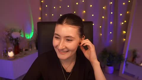 Snapshot of mayshawty chatting on May 23, 5:45 am May online show from May 23, 5:45 am