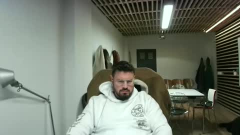 Snapshot of maythe4bwu chatting on February 3, 12:25 pm maythe4bwu online show from February 3, 12:25 pm