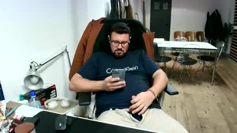 Snapshot of maythe4bwu chatting on October 1, 7:20 pm maythe4bwu online show from October 1, 7:20 pm