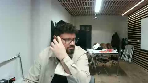 Snapshot of maythe4bwu chatting on February 1, 10:19 pm maythe4bwu online show from February 1, 10:19 pm