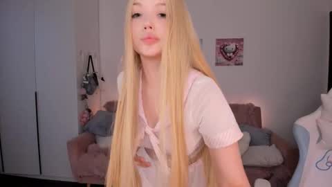 Snapshot of mayya_cuute chatting on September 29, 5:12 am Mila online show from September 29, 5:12 am