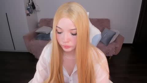 Snapshot of mayya_cuute chatting on October 8, 5:38 am Mila online show from October 8, 5:38 am