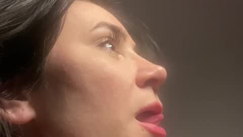 Snapshot of mayyka chatting on December 9, 12:34 am M online show from December 9, 12:34 am