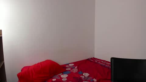 Snapshot of mazikeen_18 chatting on May 22, 1:39 pm mazikeen_18 online show from May 22, 1:39 pm