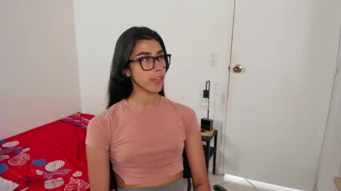 Snapshot of mazikeen_18 chatting on June 2, 1:35 pm mazikeen_18 online show from June 2, 1:35 pm