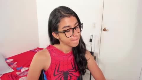 Snapshot of mazikeen_18 chatting on June 3, 2:33 pm mazikeen_18 online show from June 3, 2:33 pm