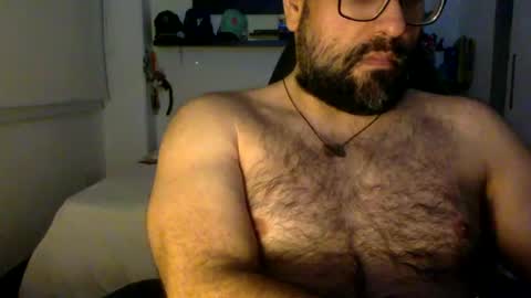 Snapshot of mbotve chatting on June 18, 6:13 am VzlaMan online show from June 18, 6:13 am