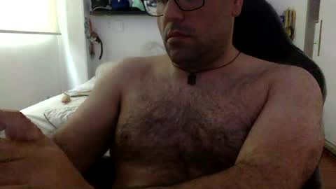 Snapshot of mbotve chatting on June 22, 8:17 pm VzlaMan online show from June 22, 8:17 pm