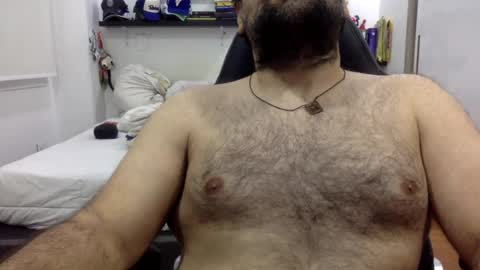 Snapshot of mbotve chatting on July 13, 12:13 am VzlaMan online show from July 13, 12:13 am