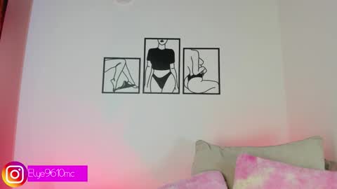 Ellie online show from December 19, 9:44 pm