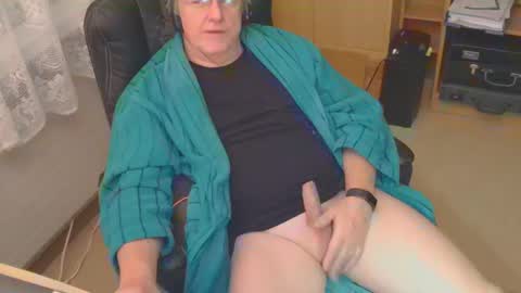 mcswis6 online show from December 2, 1:35 pm