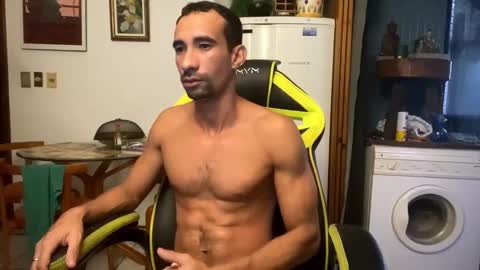 Snapshot of mdbisc chatting on February 9, 8:22 am mdbisc online show from February 9, 8:22 am