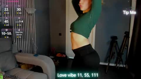 Snapshot of me1issa_bell chatting on February 16, 2:18 am Melissa online show from February 16, 2:18 am