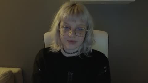 Snapshot of me1roze chatting on May 31, 11:17 pm Roze online show from May 31, 11:17 pm