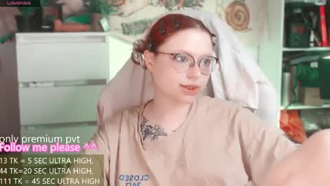 Snapshot of me_hanna chatting on April 5, 2:53 am Hanna online show from April 5, 2:53 am
