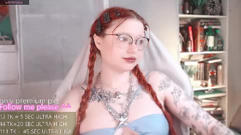 Snapshot of me_hanna chatting on May 6, 4:52 am Hanna online show from May 6, 4:52 am