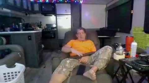 Snapshot of me_him_us_them chatting on December 17, 1:33 am me_him_us_them online show from December 17, 1:33 am