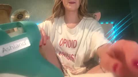 Snapshot of meadowmoon3 chatting on October 28, 6:28 am meadowmoon3 online show from October 28, 6:28 am