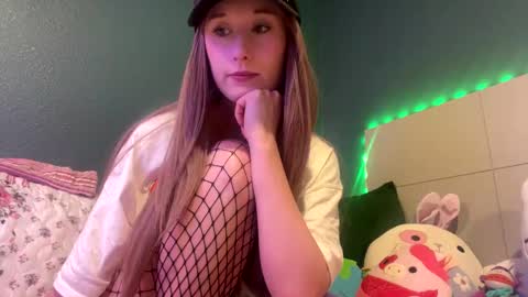 meadowmoon3 online show from April 23, 9:52 am