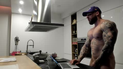 Snapshot of mealphamale chatting on April 26, 5:10 pm Alpha Male online show from April 26, 5:10 pm