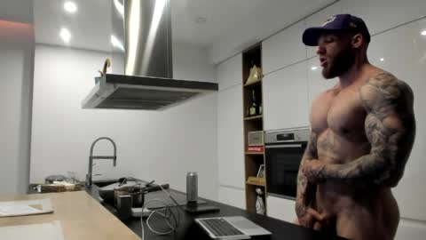 Snapshot of mealphamale chatting on May 18, 1:17 pm Alpha Male online show from May 18, 1:17 pm