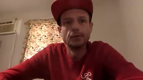 Snapshot of meanfinger chatting on March 3, 8:15 pm Jizzy online show from March 3, 8:15 pm