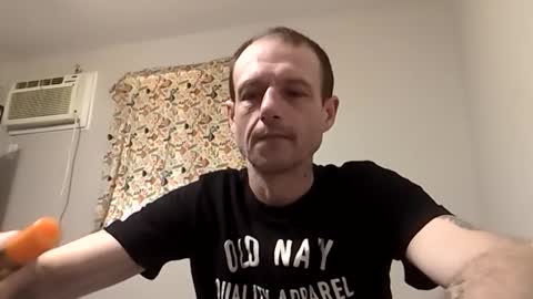 Snapshot of meanfinger chatting on March 9, 8:02 pm Jizzy online show from March 9, 8:02 pm