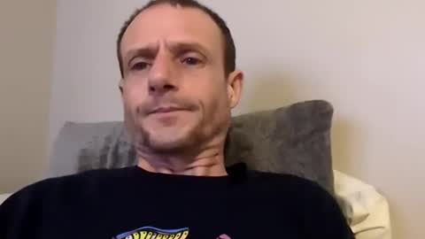 Snapshot of meanfinger chatting on March 11, 10:32 am Jizzy online show from March 11, 10:32 am