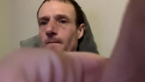 Snapshot of meanfinger chatting on April 8, 3:39 am Jizzy online show from April 8, 3:39 am