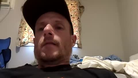 Snapshot of meanfinger chatting on May 27, 9:56 pm Jizzy online show from May 27, 9:56 pm