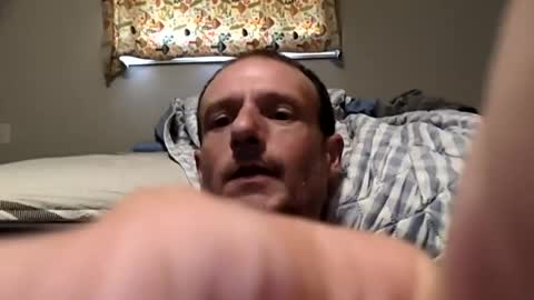 Snapshot of meanfinger chatting on June 23, 9:02 pm Jizzy online show from June 23, 9:02 pm