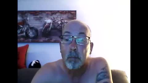 me at home online show from September 27, 1:54 am