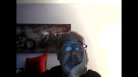 me at home online show from November 12, 4:24 am