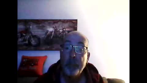 Snapshot of meathome3 chatting on May 28, 9:17 am me at home online show from May 28, 9:17 am