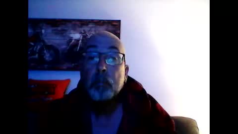 Snapshot of meathome3 chatting on May 29, 9:40 am me at home online show from May 29, 9:40 am