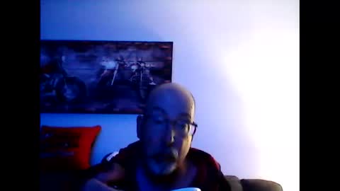 Snapshot of meathome3 chatting on June 2, 9:33 am me at home online show from June 2, 9:33 am