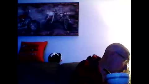 Snapshot of meathome3 chatting on June 3, 9:23 am me at home online show from June 3, 9:23 am