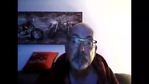 Snapshot of meathome3 chatting on June 8, 9:20 am me at home online show from June 8, 9:20 am