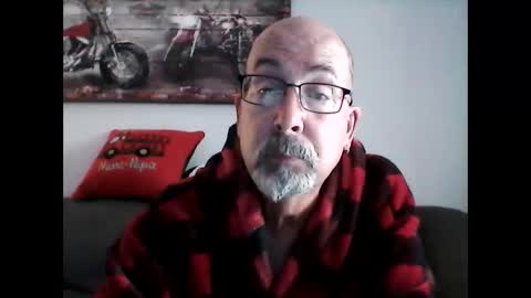 Snapshot of meathome3 chatting on June 10, 10:58 am me at home online show from June 10, 10:58 am