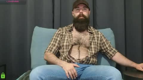 Snapshot of meaty_roll chatting on April 22, 2:14 am Meaty Roll online show from April 22, 2:14 am