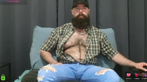 Snapshot of meaty_roll chatting on April 24, 2:36 am Meaty Roll online show from April 24, 2:36 am