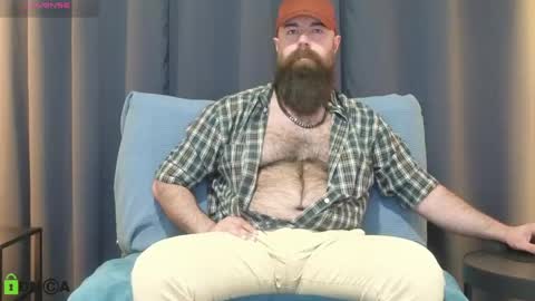 Snapshot of meaty_roll chatting on May 4, 3:35 am Meaty Roll online show from May 4, 3:35 am