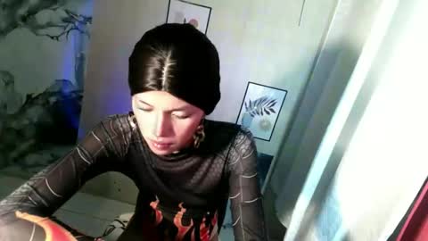 Snapshot of meaxox1 chatting on April 23, 11:31 am mea online show from April 23, 11:31 am