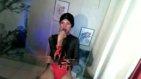 Snapshot of meaxox1 chatting on April 23, 12:29 pm mea online show from April 23, 12:29 pm